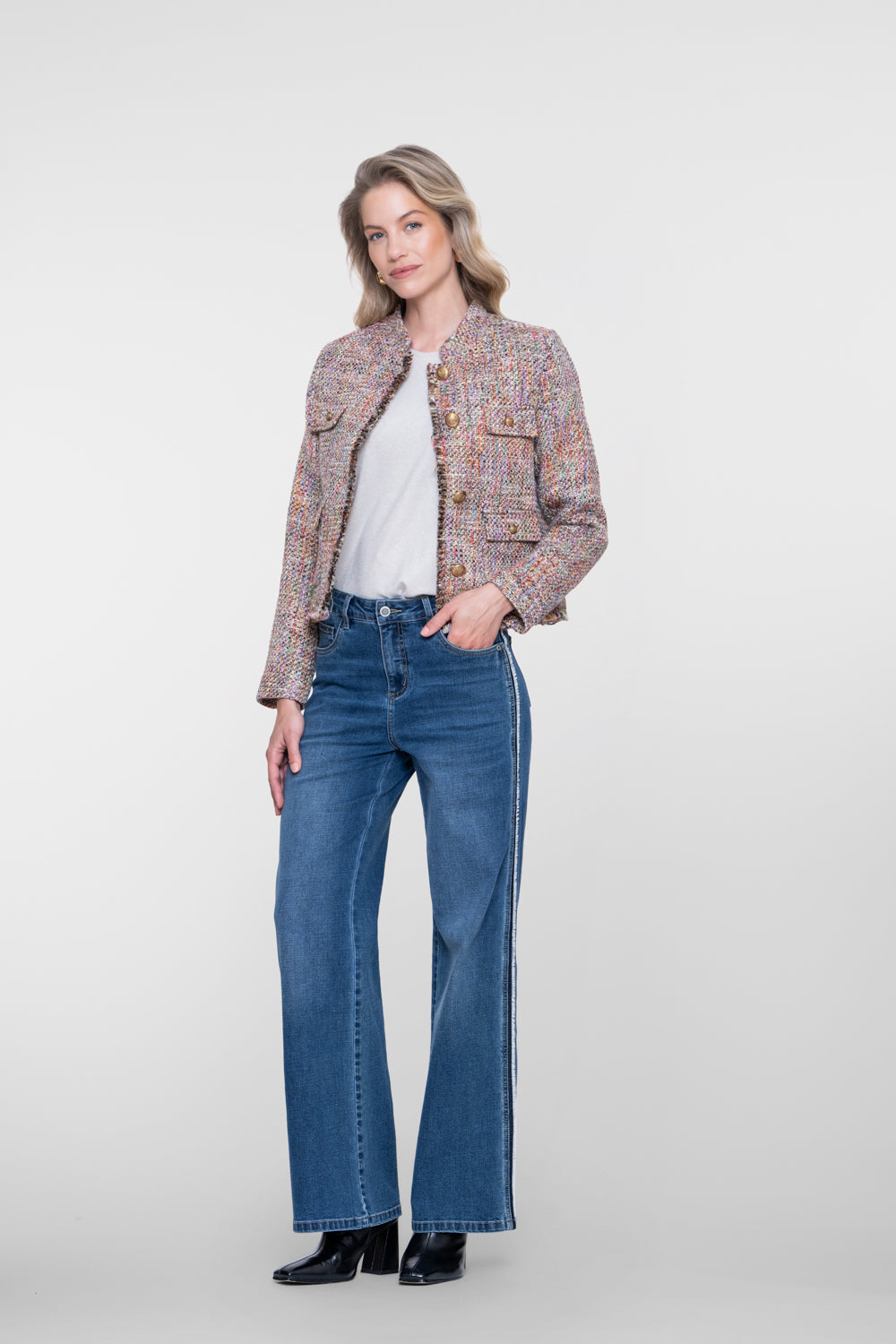 Geisha Boucléjacke in Multicolor mit Zierknöpfen – Shop de look