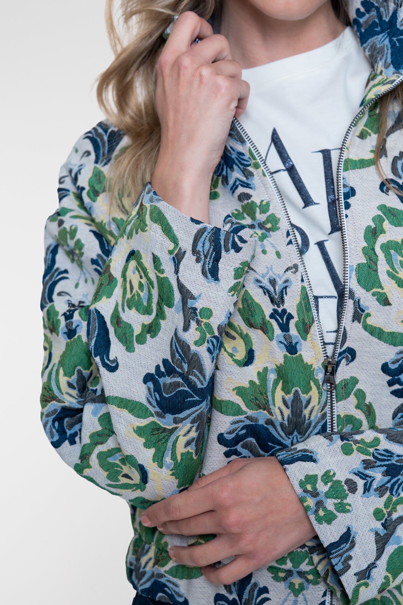 Geisha kurze Jacquardjacke mit Blumenprint und Stehkragen