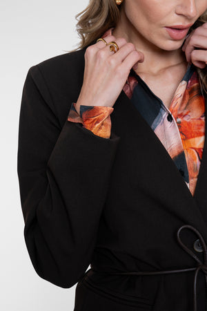Geisha Damen Blazer mit Bindegürtel und femininer Passform