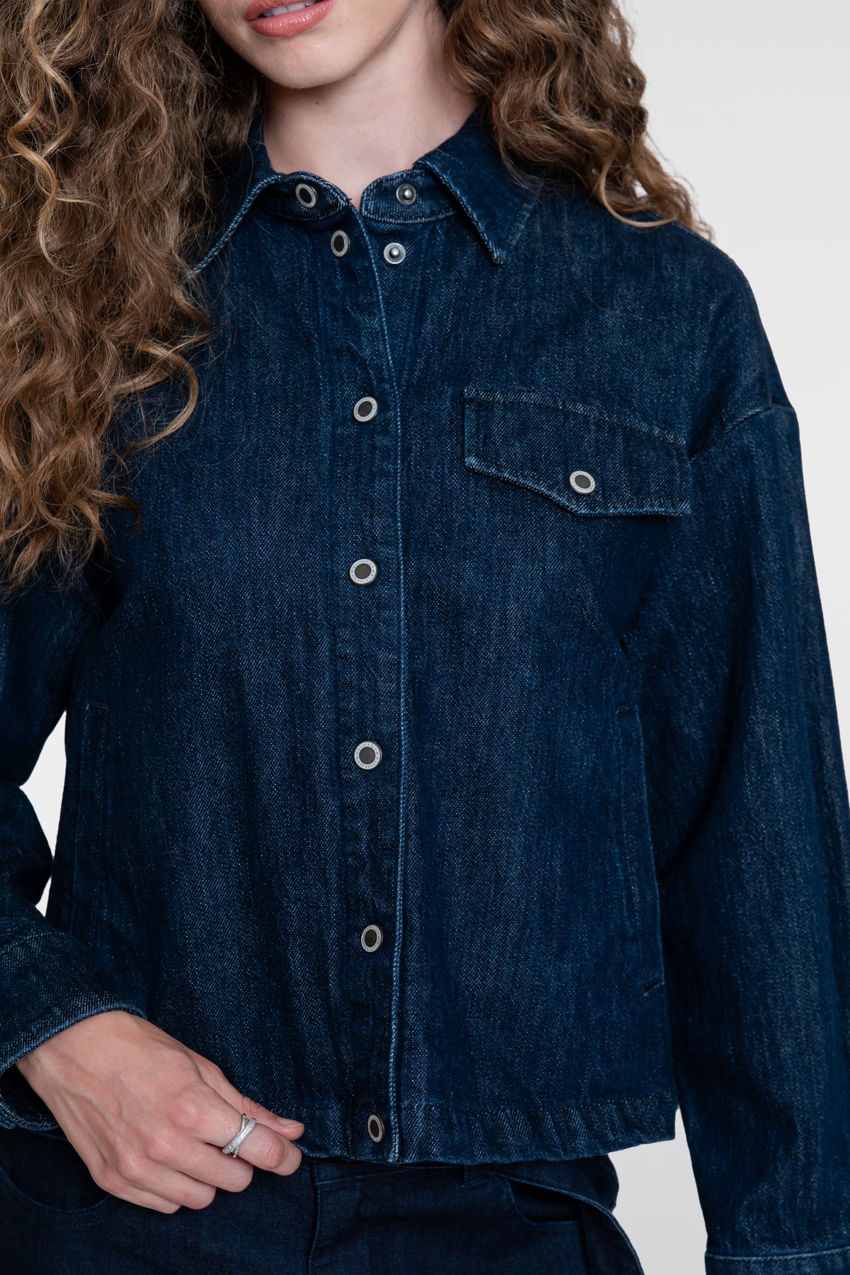 Geisha Damen Moderne Jeansjacke mit kurzer, gerader Passform