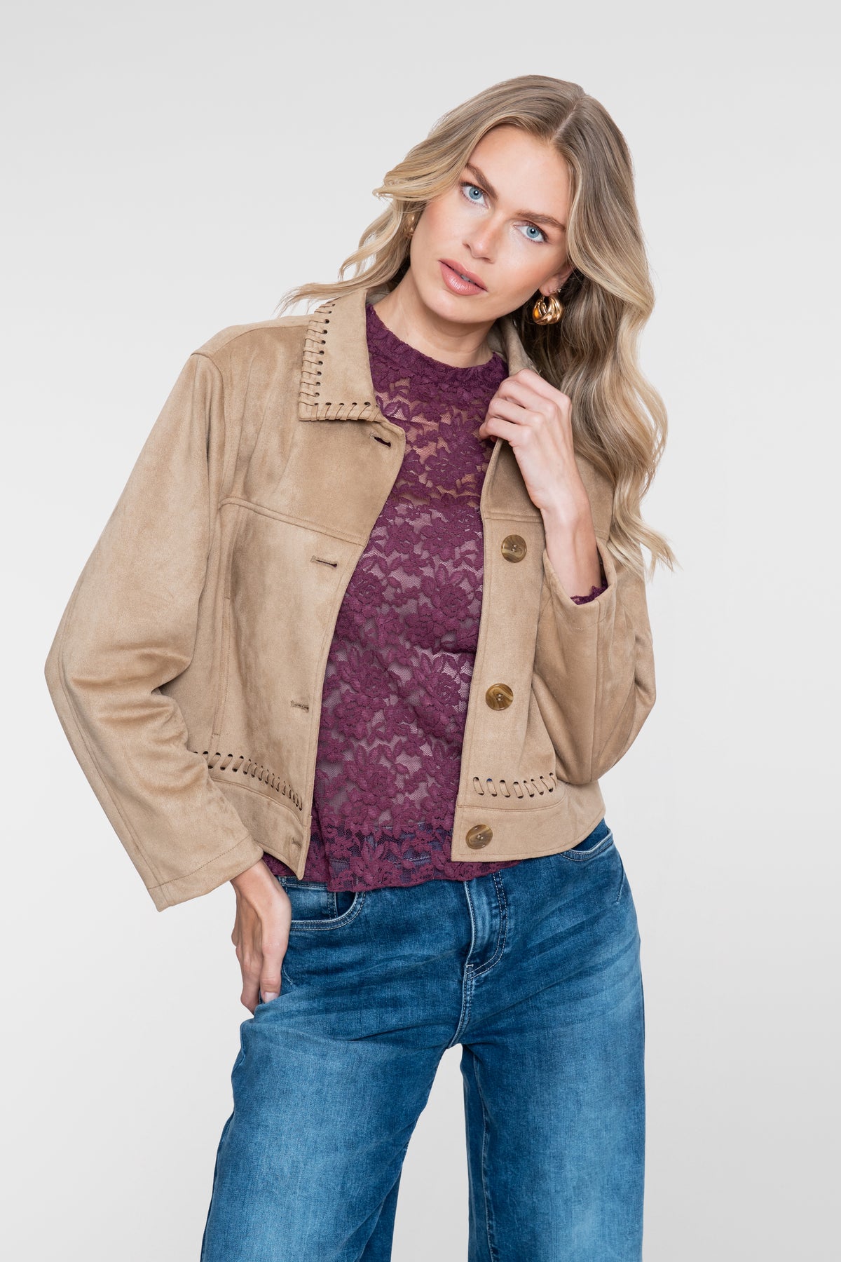 Geisha Damen Jacke in Velourslederoptik mit Flechtdetails – Shop de look
