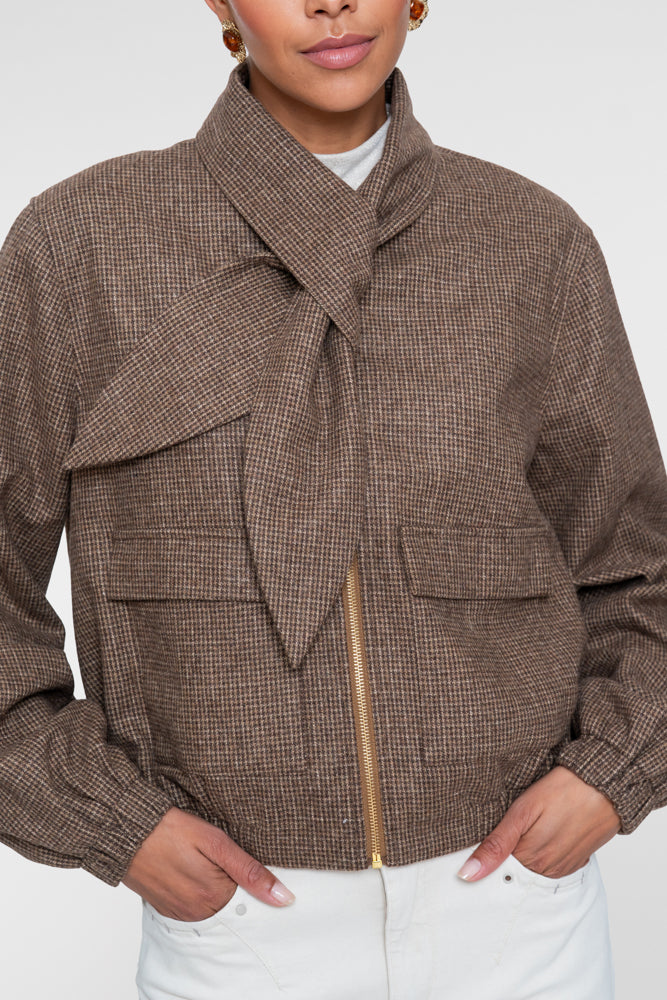 Geisha Damenjacke mit Karomuster und Schaldetail