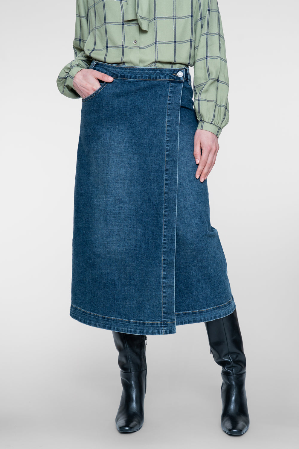 Geisha Denim-Wickelrock mit femininer Silhouette