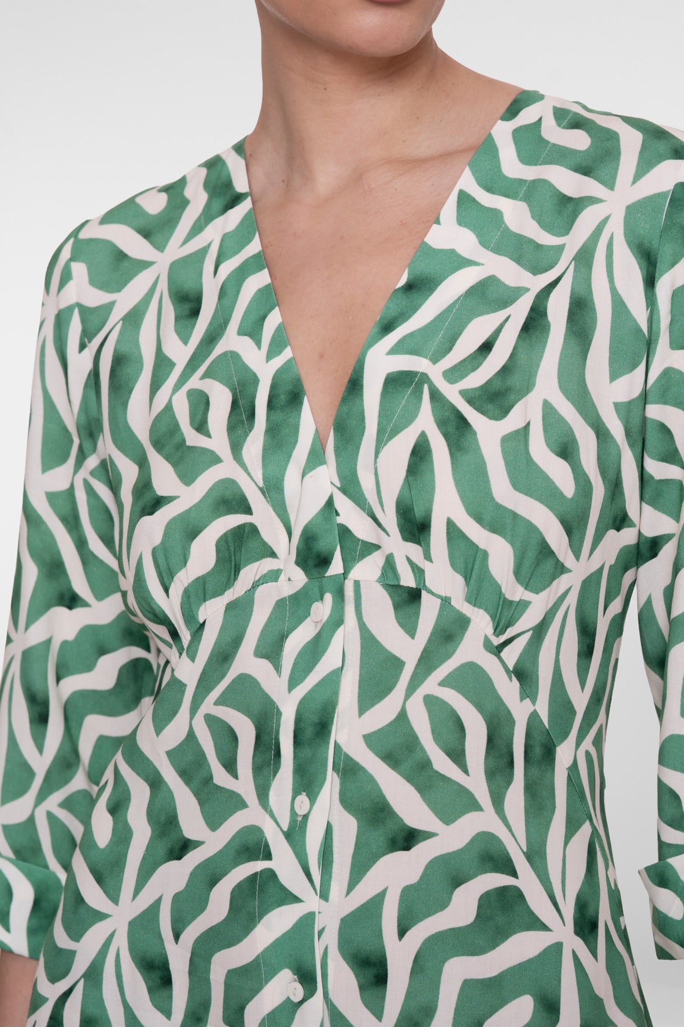 Geisha Maxikleid mit Print und V-Ausschnitt