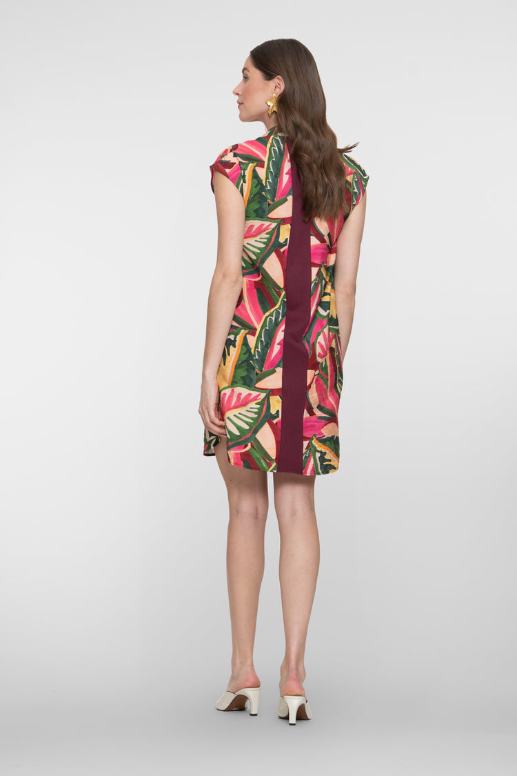 Geisha sommerliches Kleid mit V-Ausschnitt