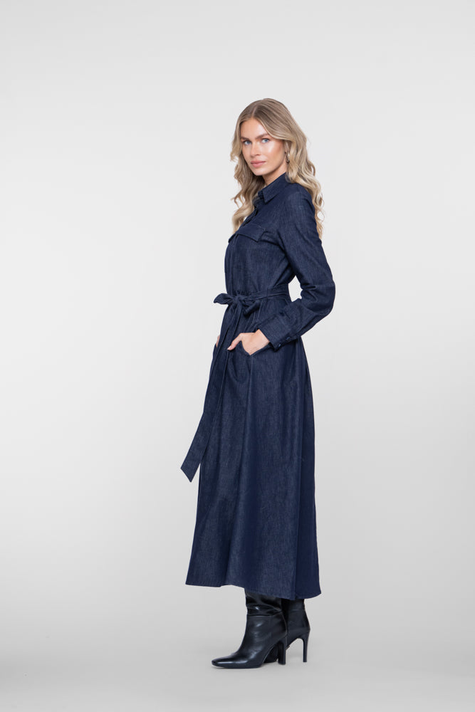Geisha lange denim jurk met ceintuur en zwierige rok