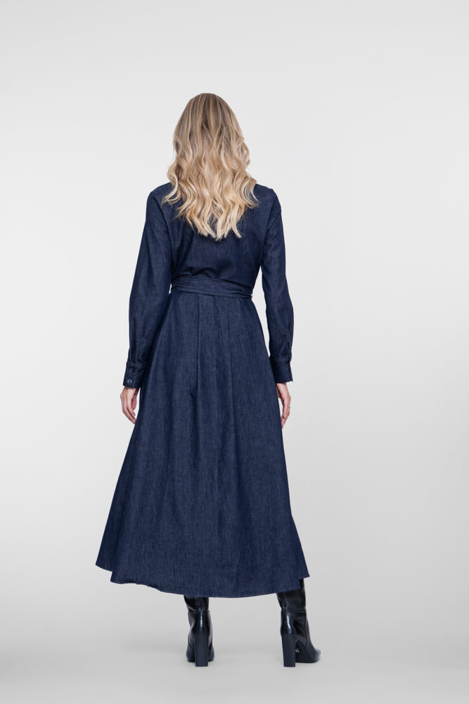 Geisha lange denim jurk met ceintuur en zwierige rok