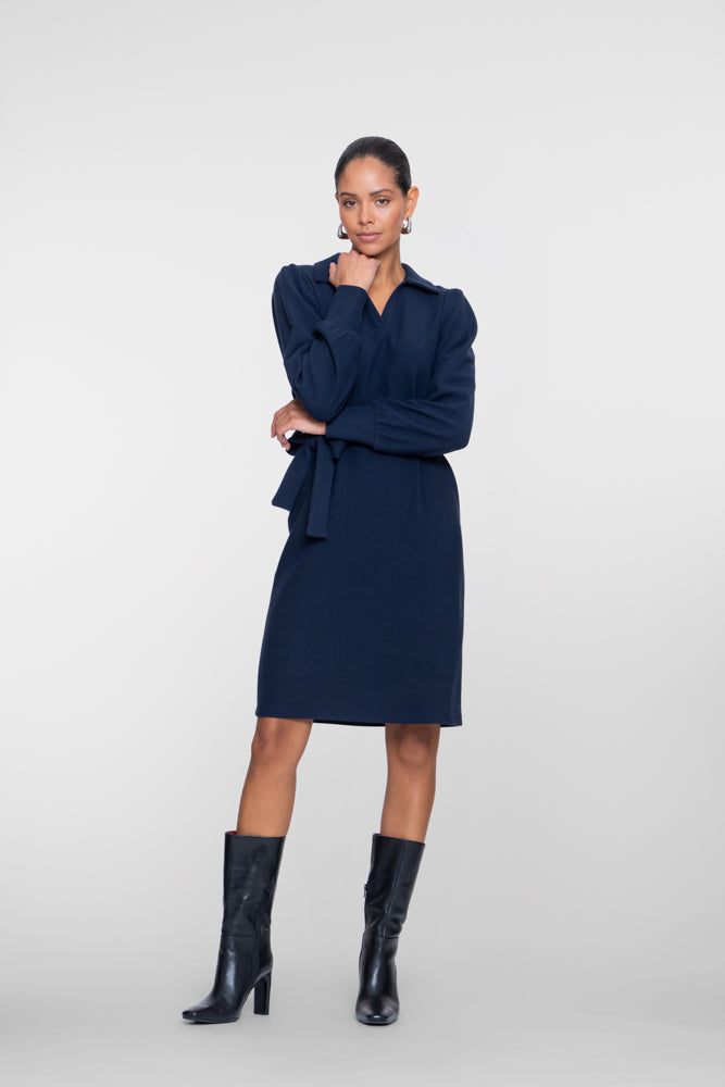 Geisha Damen Kleid mit V-Ausschnitt, Polokragen und Bindegürtel