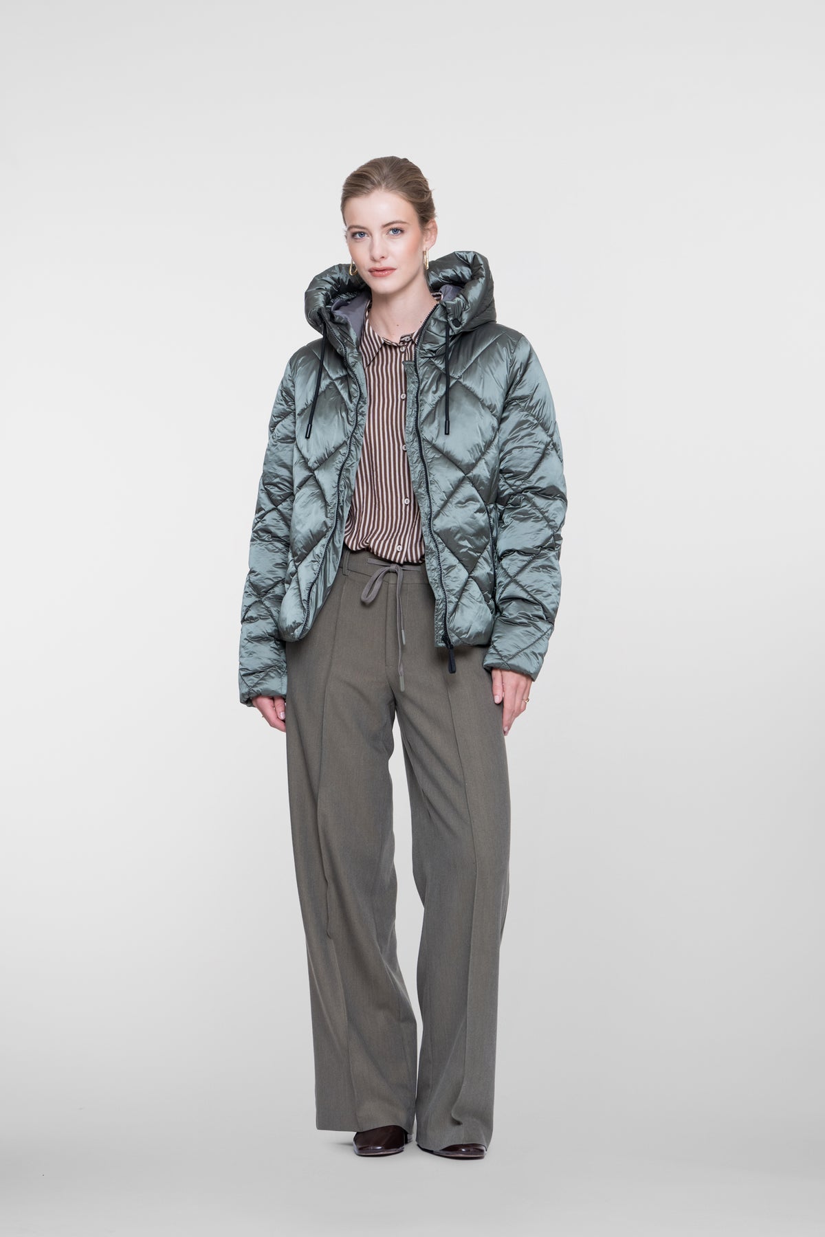 Geisha gesteppte Winterjacke mit Kapuze und Rautensteppung