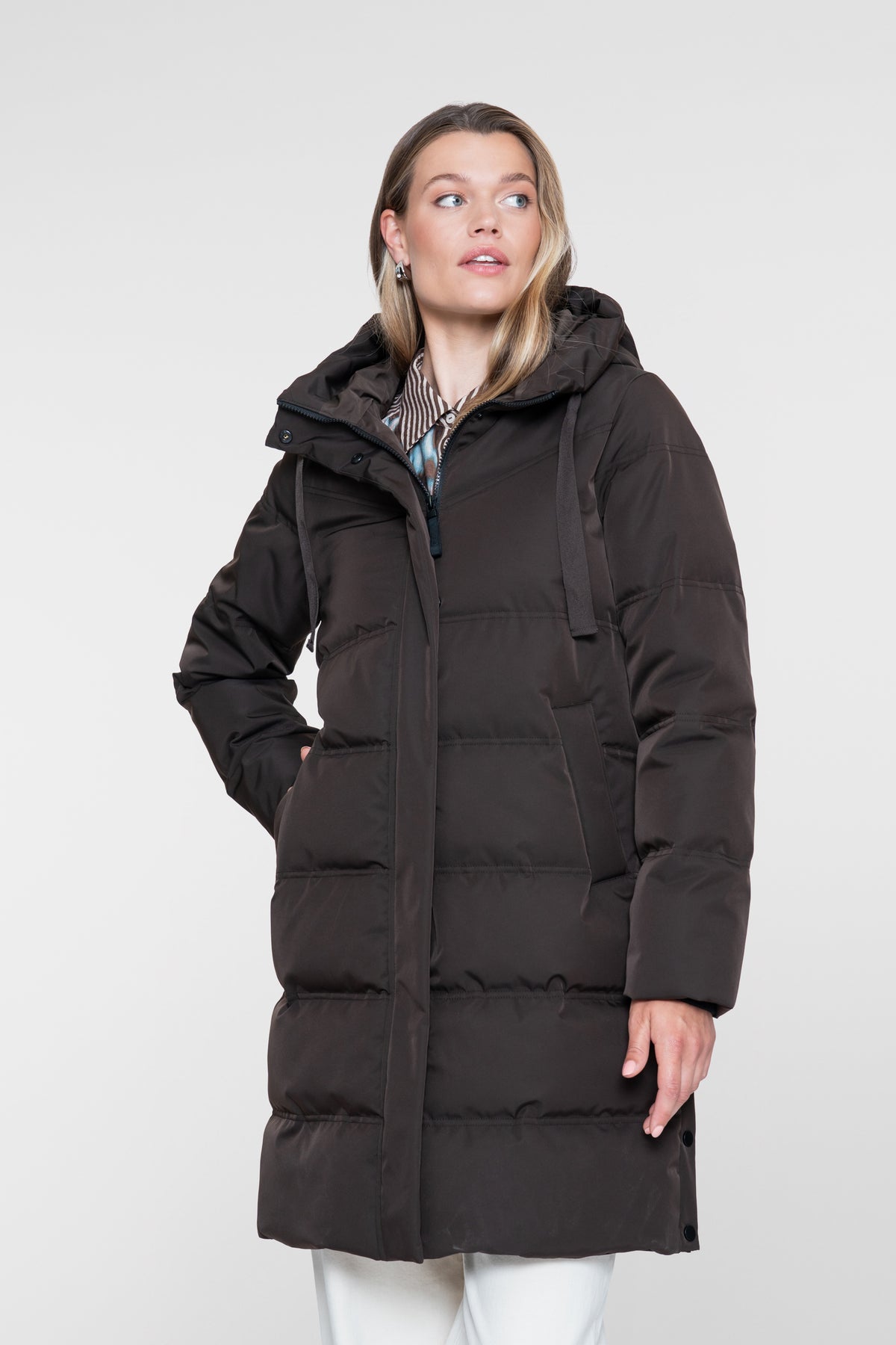 Geisha lange gesteppte Winterjacke mit Kapuze und verdecktem Reißverschluss