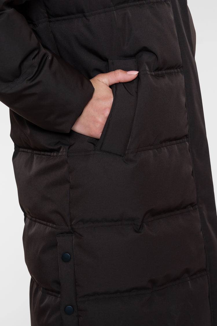 Geisha lange gesteppte Winterjacke mit Kapuze und verdecktem Reißverschluss