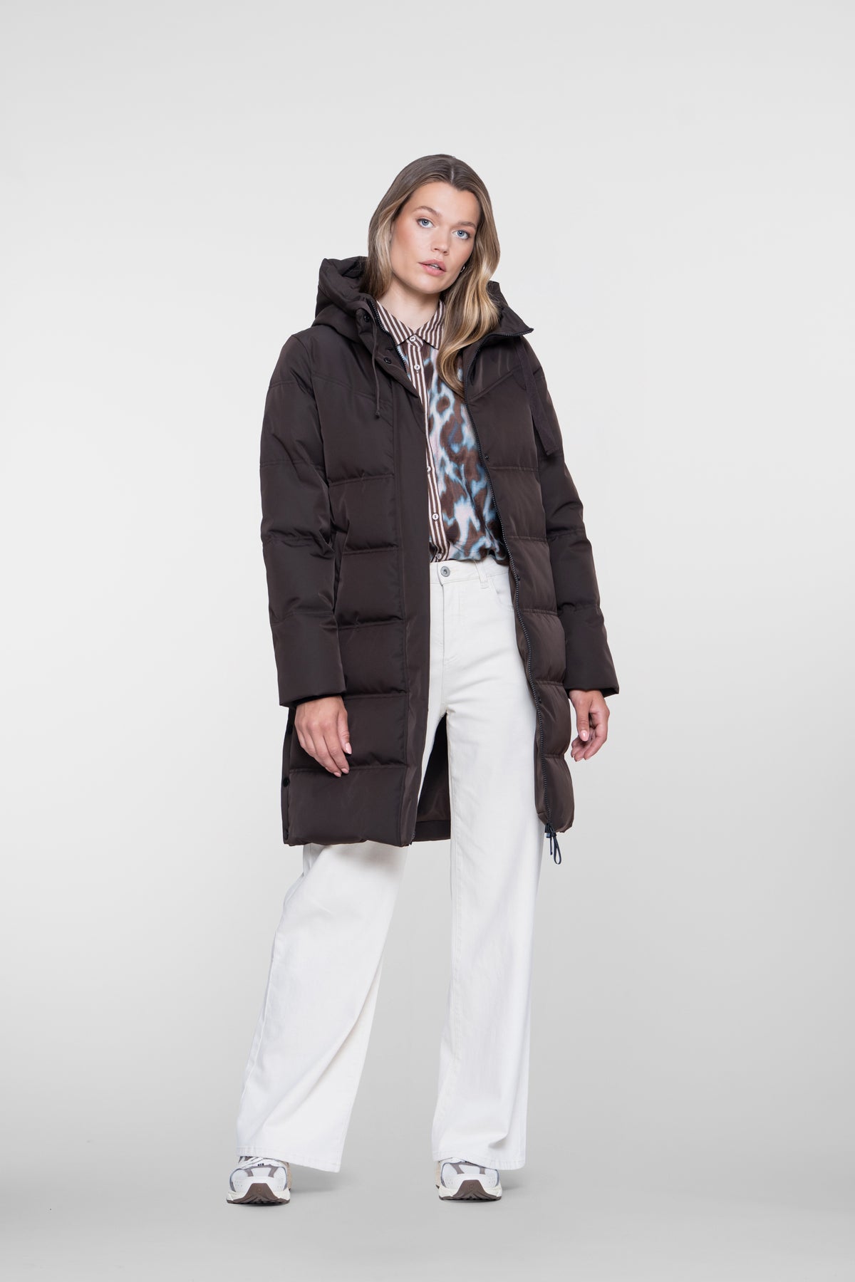Geisha lange gesteppte Winterjacke mit Kapuze und verdecktem Reißverschluss