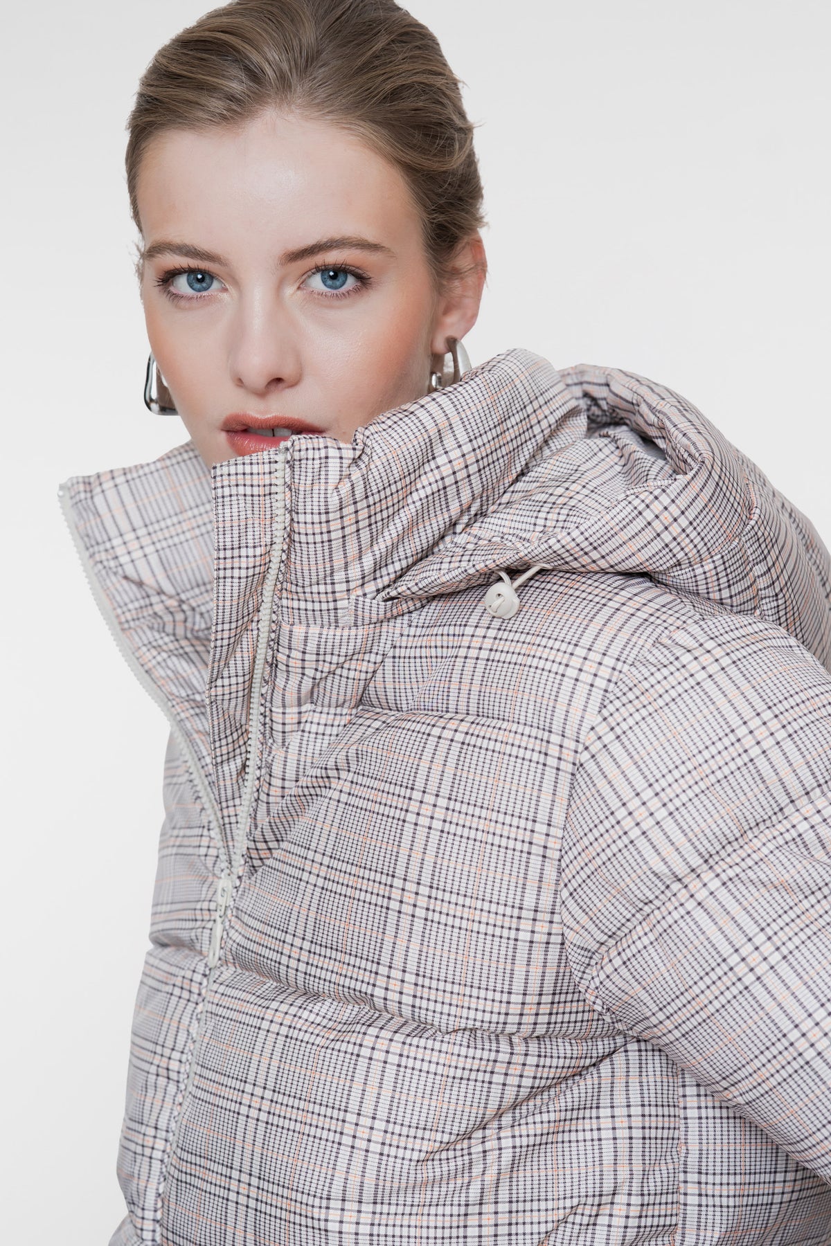 Geisha Winterjacke mit Karomuster und Kapuze