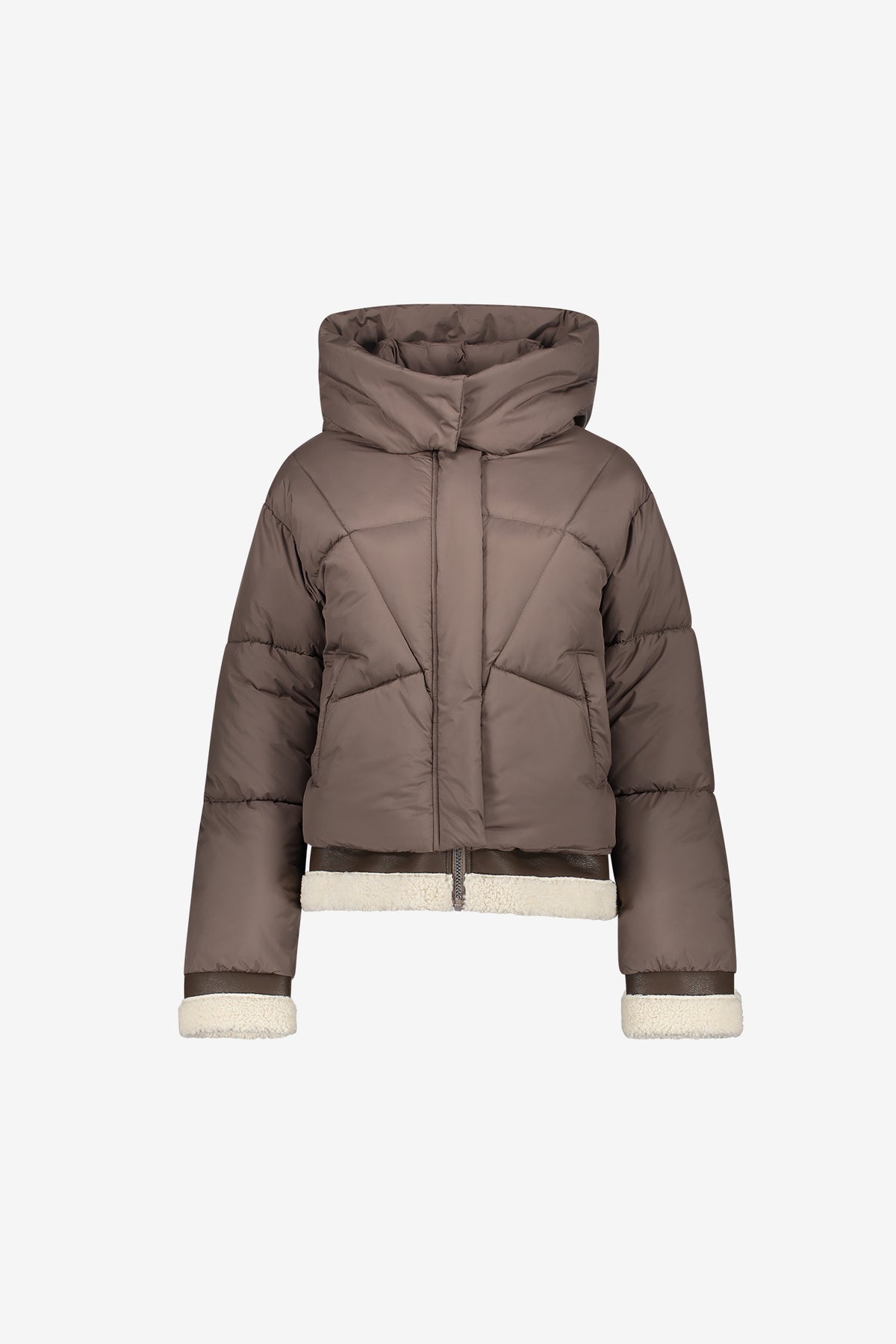 Geisha kurze Winterjacke mit Teddy-Details und hoher Kapuze