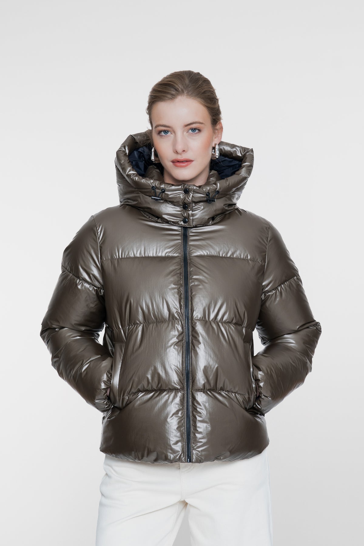 Geisha Winterjacke mit hoher Kapuze und dezentem Glanz