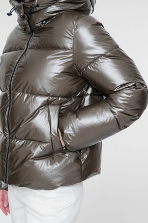 Geisha Winterjacke mit hoher Kapuze und dezentem Glanz