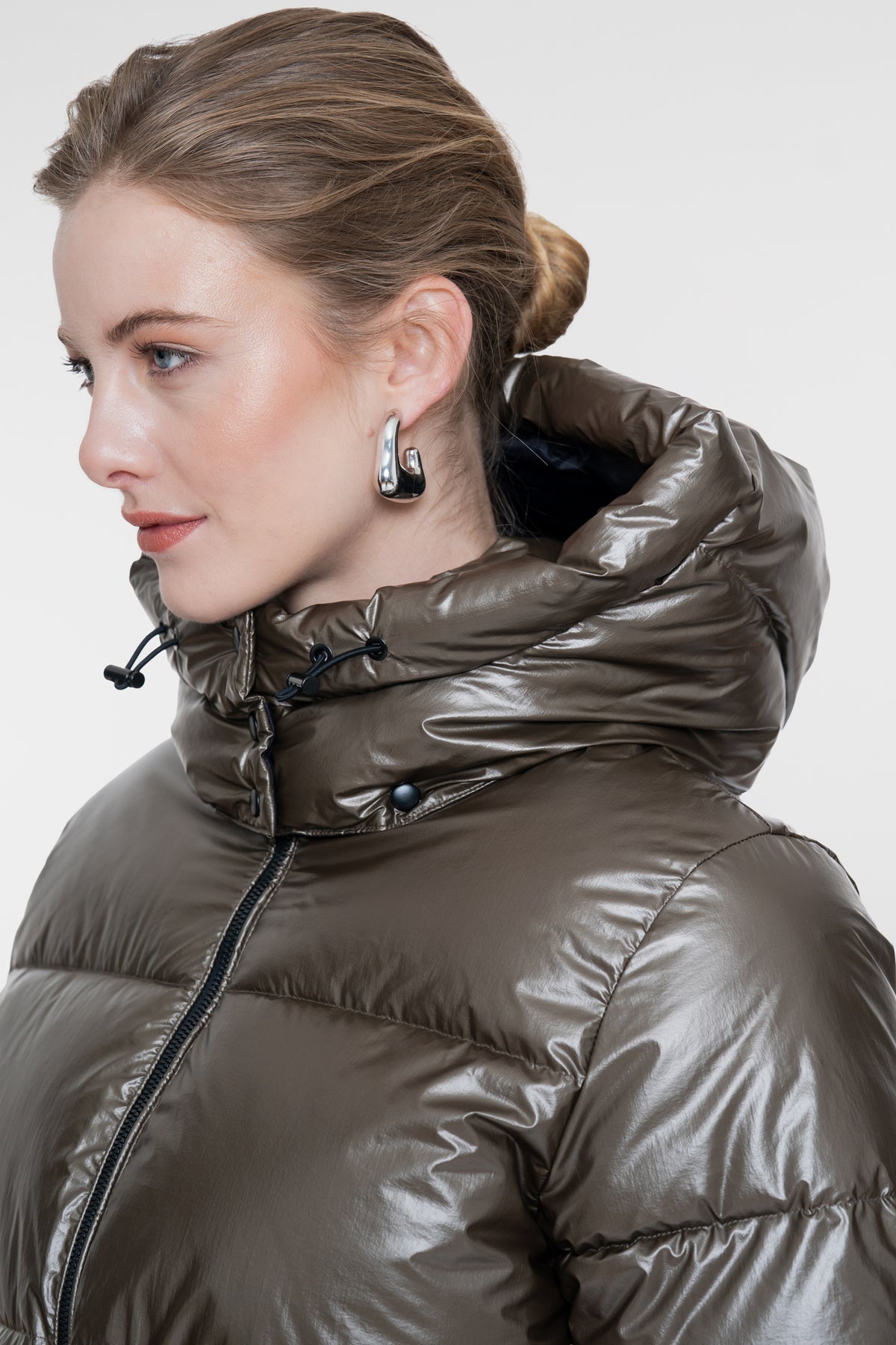 Geisha Winterjacke mit hoher Kapuze und dezentem Glanz