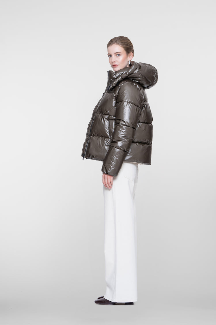 Geisha Winterjacke mit hoher Kapuze und dezentem Glanz