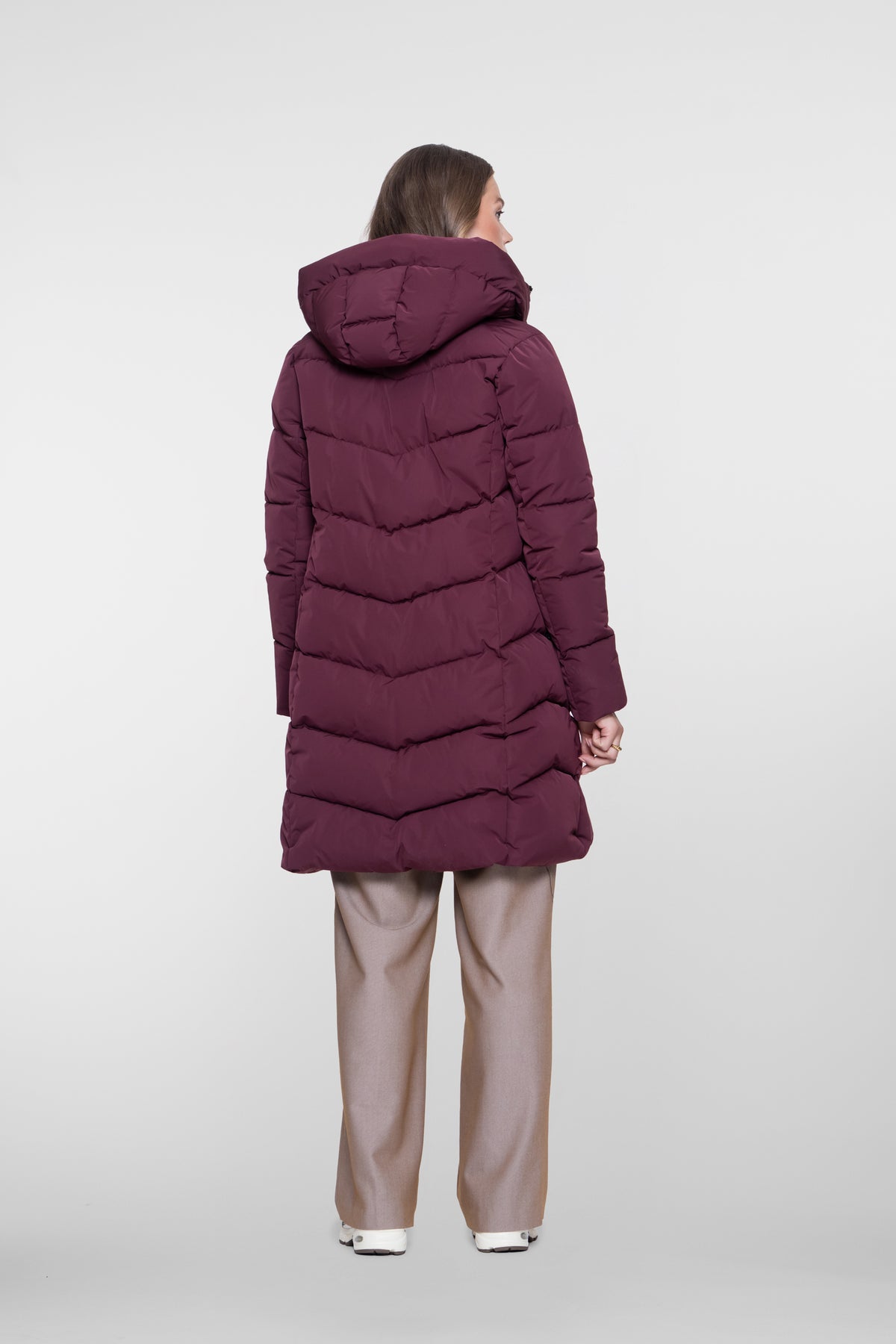 Geisha lange gesteppte Jacke in Burgundy mit hoher Kapuze