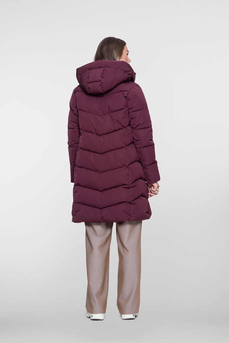 Geisha lange gesteppte Jacke in Burgundy mit hoher Kapuze