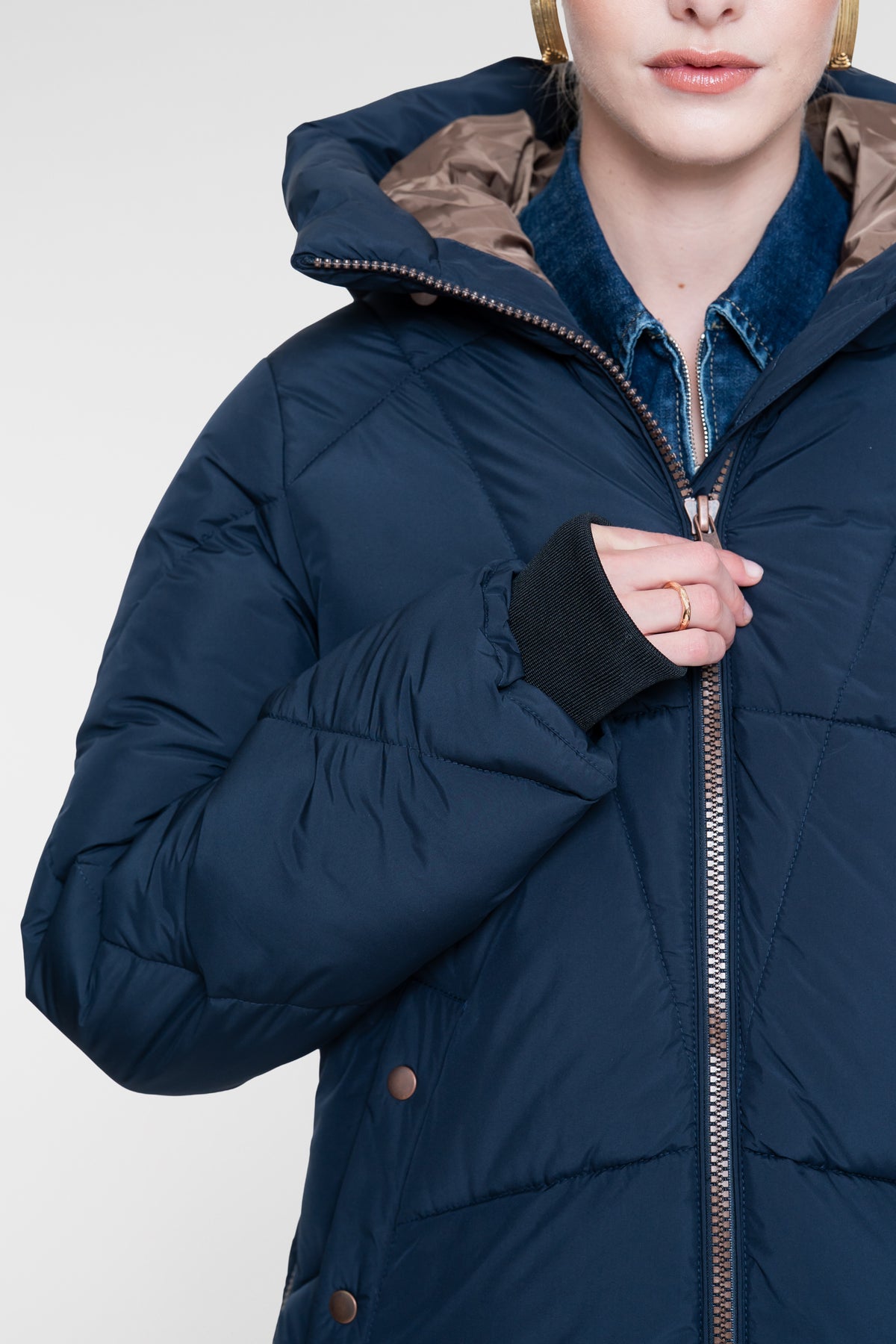Geisha lange gesteppte Winterjacke mit kupferfarbenen Details