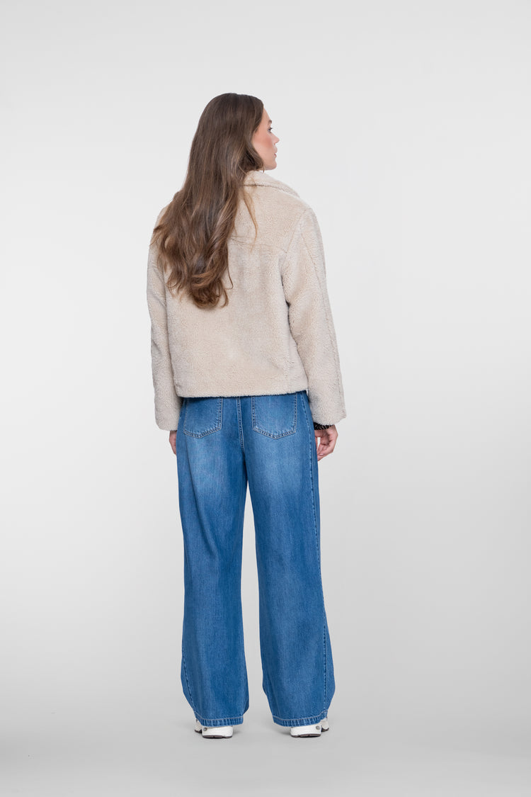Geisha Teddyjacke mit aufgesetzten Taschen und kurzer Passform