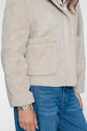 Geisha Teddyjacke mit aufgesetzten Taschen und kurzer Passform