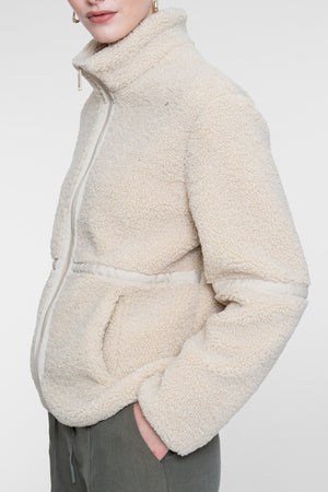 Geisha Teddyjacke mit Reißverschluss und Tape-Details