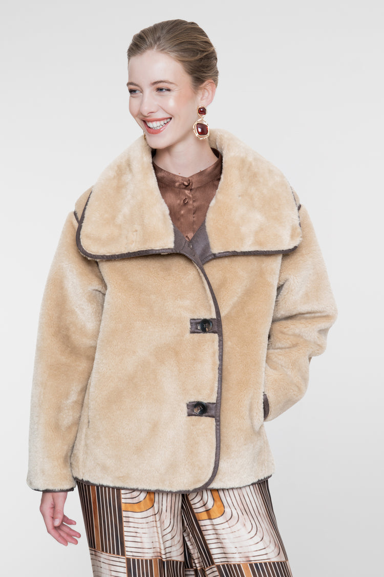 Geisha Kunstfelljacke mit Umlegekragen und asymmetrischem Knopfverschluss