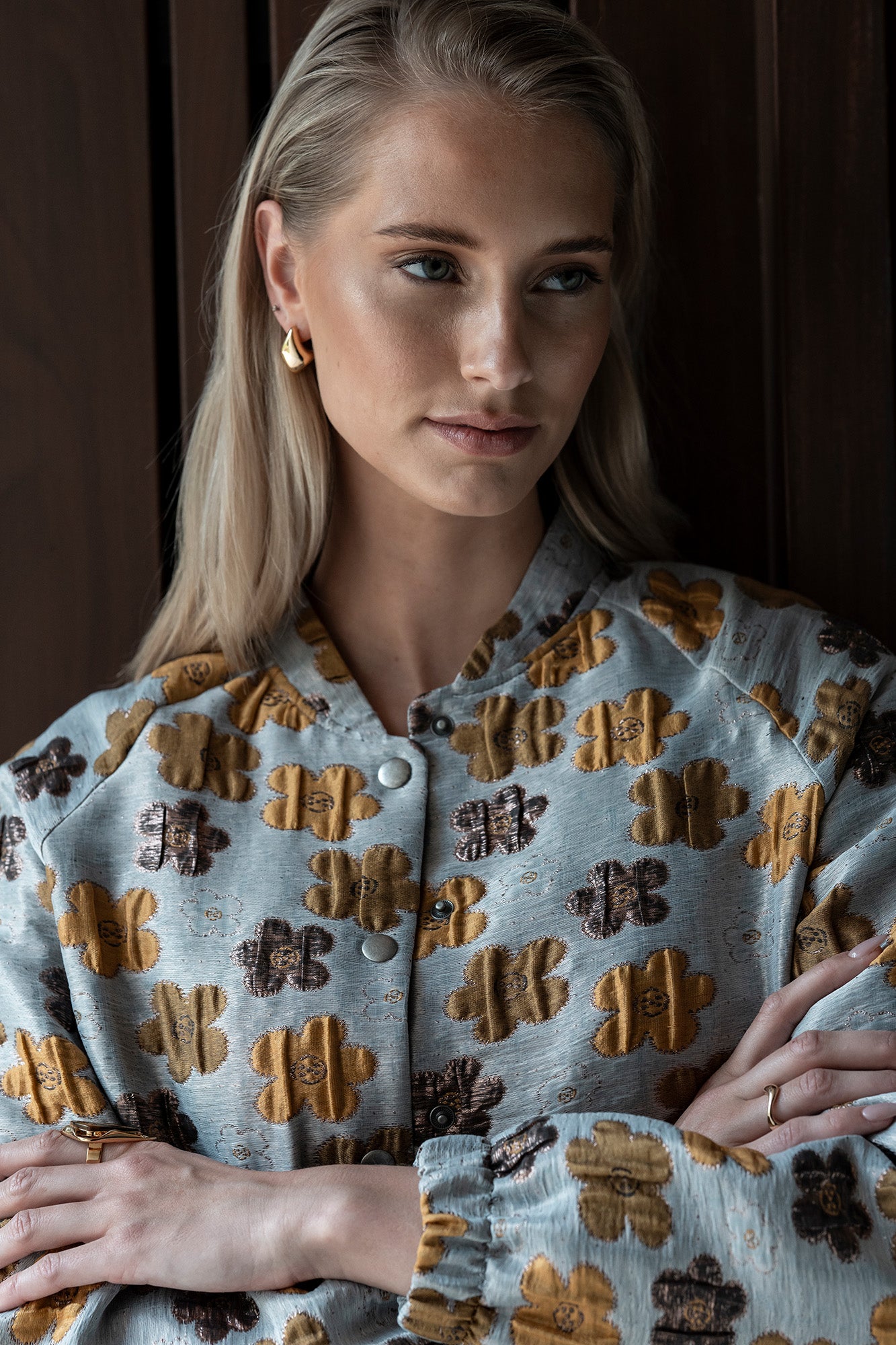 Chic Golden Flowers.